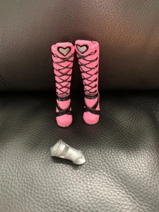 Monster High Puppe Draculaura 1st Wave Original hohe Stiefel + Einzelmanschette - Bild 1 von 7