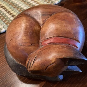 Schlafende Katze handgeschnitzt Holz Briefbeschwerer Türstopper Wohnkultur 5” x 3,25” - Bild 1 von 6