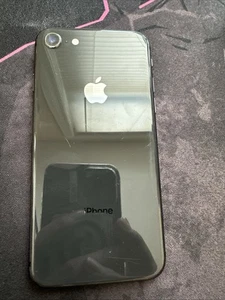 iPhone 8 64 Go débloqué - Bon état d'usage sans boîte d'origine - Photo 1 sur 7