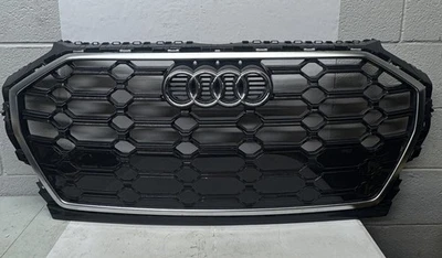 PARAGOLPES DELANTERO AUDI Q5 SQ5 2021-2024 PARRILLA SUPERIOR NEGRO CON CROMO OEM Foto 1 de 4