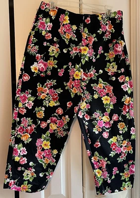 Capris Briggs New York Negro Colorido Floral Elástico Talla 14 Foto 1 de 4