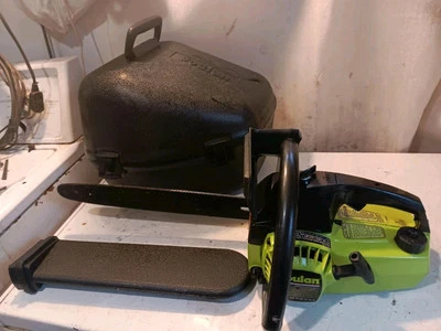 Motosierra de colección Poulan 2000 2.0 C. I. con estuche tiene chispa no fuego en fluido Foto 1 de 4