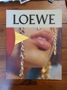 LOEWE SS 2016 Womenswear Maison de l'UNESCO Jardin de la Paix Paris Lookbook HC - Picture 1 of 24