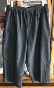 Alfred Dunner Black Capri Pull On Pants Pockets & Elastic Waist CTN/ Poly NWOT - Picture 1 of 8