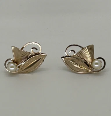 Loran Sim Vintage Faux Pearl Earrings 1/20 12k Gold Filled Screw Back 1940-1960s - Image 1 of 4
