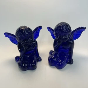 Vintage Kerzenständer Kobaltblau Glas sitzender Engel Cherub 2er Set - Bild 1 von 3