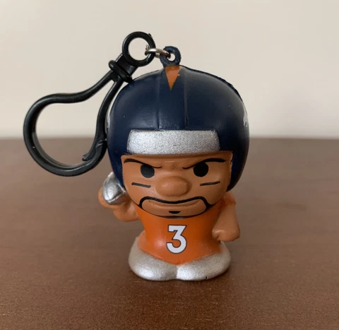 Squeezy Mates Russell Wilson 3 Silver Series Figure NFL Collectible Keychain Cover