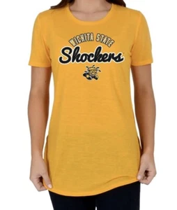 Camiseta Creative Apparel Wichita State Shockers para mujer de punto sintético dorado cuello en V - Imagen 1 de 1