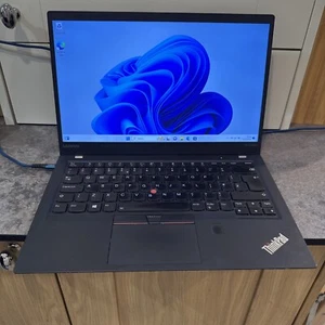 Lenovo ThinkPad X1 Carbon 5th - i5 - 8GB RAM - 256GB SSD - Picture 1 of 15