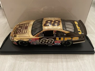 Dale Jarrett UPS 2001 24 KT oro 1/24 acción solo para fanáticos de las carreras NASCAR diecast Foto 1 de 4