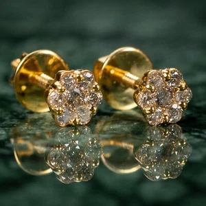 Aretes pequeños unisex sólidos de oro amarillo de 10 k con racimo de diamantes naturales de 0,38 quilates - Imagen 1 de 6