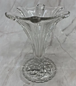 Clear Glass Footed Bud Vase Lily Flower Shape 4.5 inches Height - Picture 1 of 8