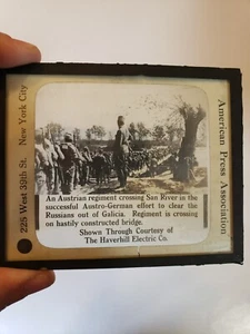 ANTIQUE GLASS BLACK & WHITE SLIDE- AMERICAN PRESS ASSOCIATION -AUSTRIAN REGIMENT - Picture 1 of 3