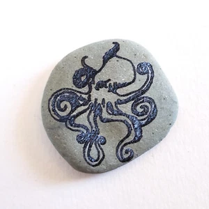 Octopus Engraved Worry Stone, Free Personalization, Stress Relief Pocket Stone - Picture 1 of 6