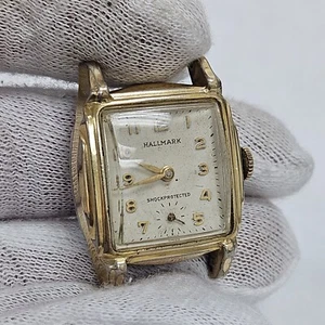 Vintage Hallmark Men's Wristwatch 17 jewels RUNS 10k Plated Bezel Mechanical - Picture 1 of 7