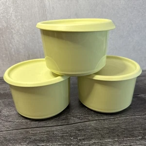 lot of 3 tupperware storage containers 2 1/4 Cup - Picture 1 of 4
