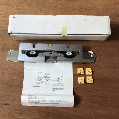 AW-1 Weaving Arm For Knitting Machine Standard Gauge 4.5mm - Imagem 1 de 4