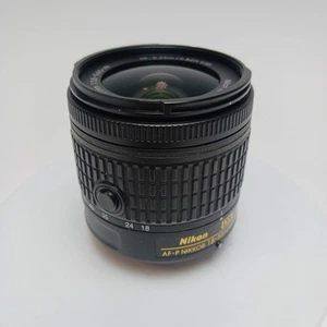 Nikon AF-P DX Nikkor 18-55mm f/1:3.5-5.6 G VR Standard Zoomobjektiv - Bild 1 von 4
