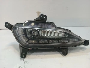 Driver Left Fog Light from 2016 Hyundai Tucson 12349976 - Picture 1 of 12