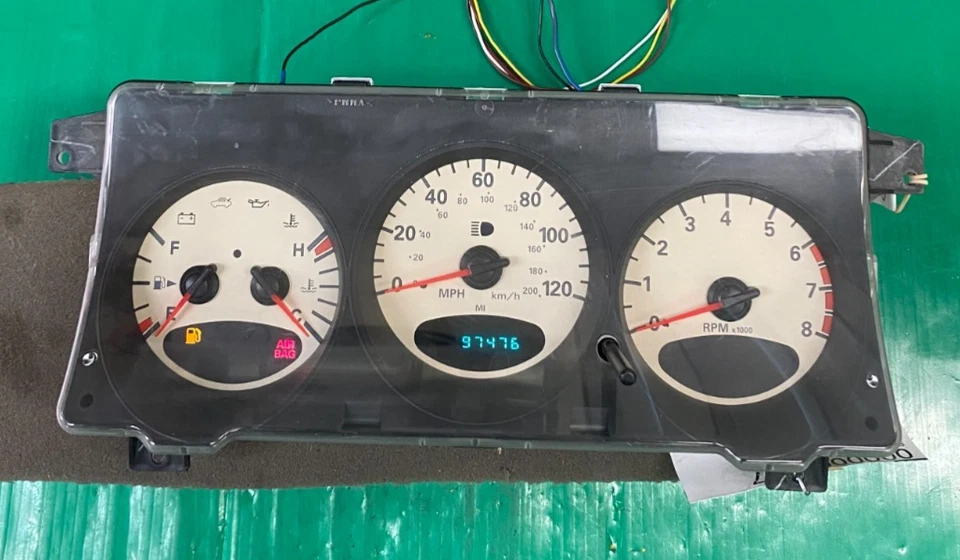 2004-2005 Chrysler PT Cruiser velocímetro painel de instrumentos 97KMiles 04671803AM - Imagem 1 de 3