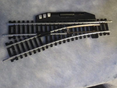 1 AIGUILLAGE GAUCHE ELECTRIQUE 18° pour rail LIMA HO ref N3051 - Photo 1/4