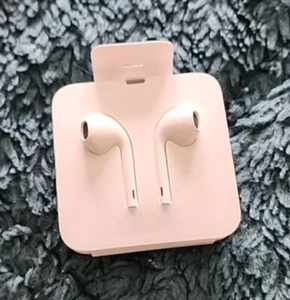 Apple OEM iPhone EarPods Wired 3.5mm Headset With Lightning Connector White Orig - Zdjęcie 1 z 3