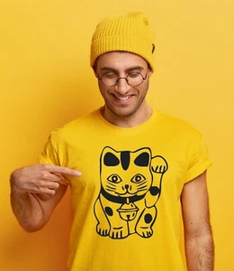 Camiseta Gato de la Suerte Linda Camiseta Maneki-neko Tradición Japonesa Koban Moneda Pata - Imagen 1 de 16
