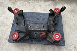 95-99 BMW E36 ORIGINAL SUSPENSIÓN TRASERA SUBCHASIS EJE SOPORTE CUNA - Imagen 1 de 12