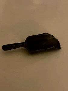 Cuchara de grano de metal tamaño casa de muñecas primitiva vintage muy pequeña - Imagen 1 de 4
