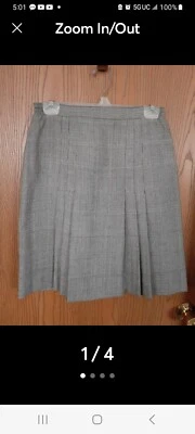 Falda Mujer Forrada Con Pliegues Talla 10 Negra Blanca Gris Rumania Usada Foto 1 de 4