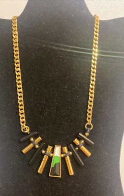 Collar Colgante Vince Camuto Tono Dorado Negro Lucita Verde Vidrio Negro Foto 1 de 4