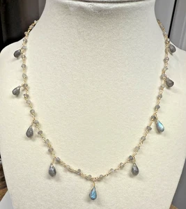 Delicado collar de labradorita tono oro 16" hecho a mano - Imagen 1 de 8