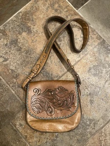 Justin Boots Embossed Cross Body Saddle Bag Western Purse - Picture 1 of 11