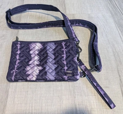 Bolso bandolera convertible Lug Peekaboo para teléfono púrpura floreciente  Foto 1 de 4