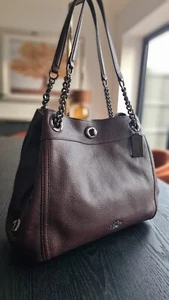 Coach 36855 Turnlock Edie Pebble Leather Shoulder Bag Oxblood Colour - Picture 1 of 13