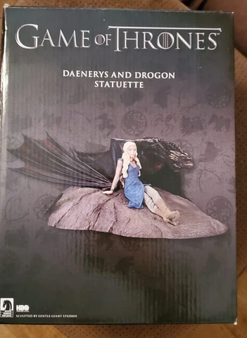 NEW Game of Thrones Statuette: Daenerys and Drogon statue Cover