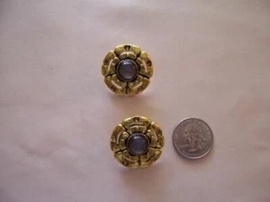 6 HERMOSOS BOTONES DORADOS IMITACIÓN PIEDRA LUNAR CENTRO Y CUERDA NEGRA BORDE FORRADO TAMAÑO 1 pulgada - Imagen 1 de 1