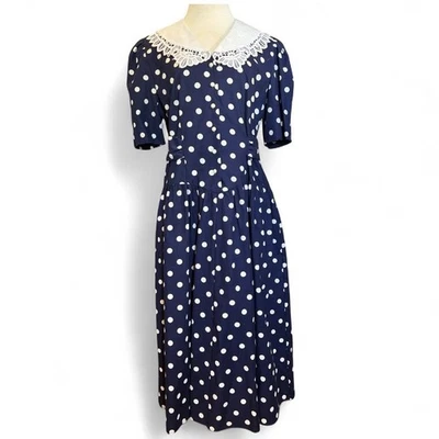 Vestido midi de colección Miss Dorby con cuello a lunares talla M Cottage Teacher Modesto Juegos con disfraces Foto 1 de 4