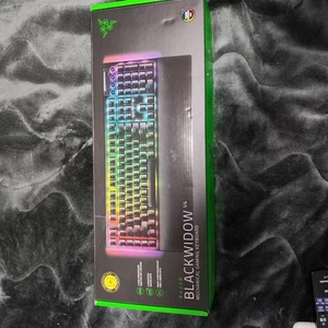 Razer Blackwidow V4 Mechanical Keyboard Japanese Layout Yellow Switches Gaming - Picture 1 of 7