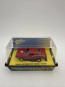 JOHNNY LIGHTNING 1970 Plymouth Hemi Cuda TRAZIONE SLOT CAR IN ROSSO NUOVO - Foto 1 di 6