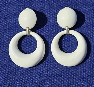 1980's- 90's Large White Lucite Hoop Drop Dangle Clip On Earrings Pop Art - Picture 1 of 19