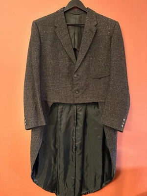 Abrigo de esmoquin vintage de lana cola larga Kuppeheimer 44 negro con manchas rojas y blancas Foto 1 de 4