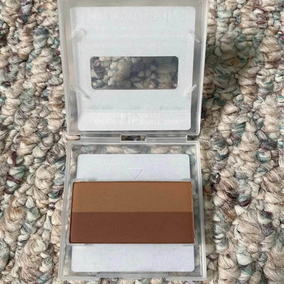 Mary Kay Bronze Diva Mineral Bronzing Powder  - NEW f39 - Image 1 of 1