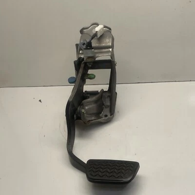 2005-2007 TOYOTA SEQUOIA STOP BRAKE PEDAL OEM - Image 1 of 4