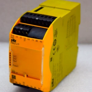 NEW PILZ safety relay 750111 PNOZ s11 24VDC 8 n/o 1 n/c - Picture 1 of 6