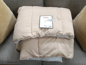 HOME DESIGN Down Alternative Reversible Comforter, Beige & off white, QUEEN - Picture 1 of 13