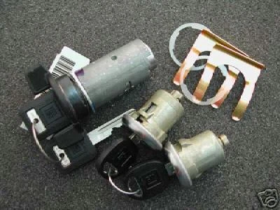 1993-1994 Chevrolet S-10 Blazer Ignition and Door Locks - Image 1 of 1