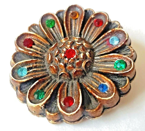 Vintage Button..Unmarked But Believe This Is A Diamond D…Flower w Paste...1&3/4" Cover