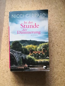 In der Stunde der Dämmerung: Roman  von Gerrard, Nicci | Buch | Zustand gut - Bild 1 von 2