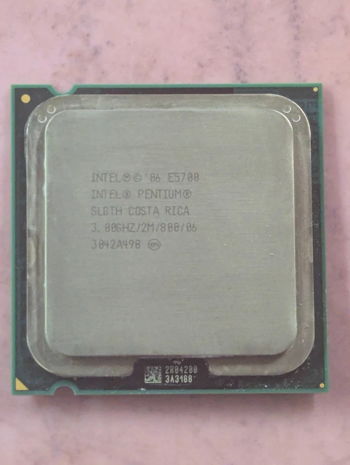 Procesador Intel Pentium E5700 3,0 GHz 2 MB LGA775 SLBTH CPU Wolfdale Foto 1 de 1